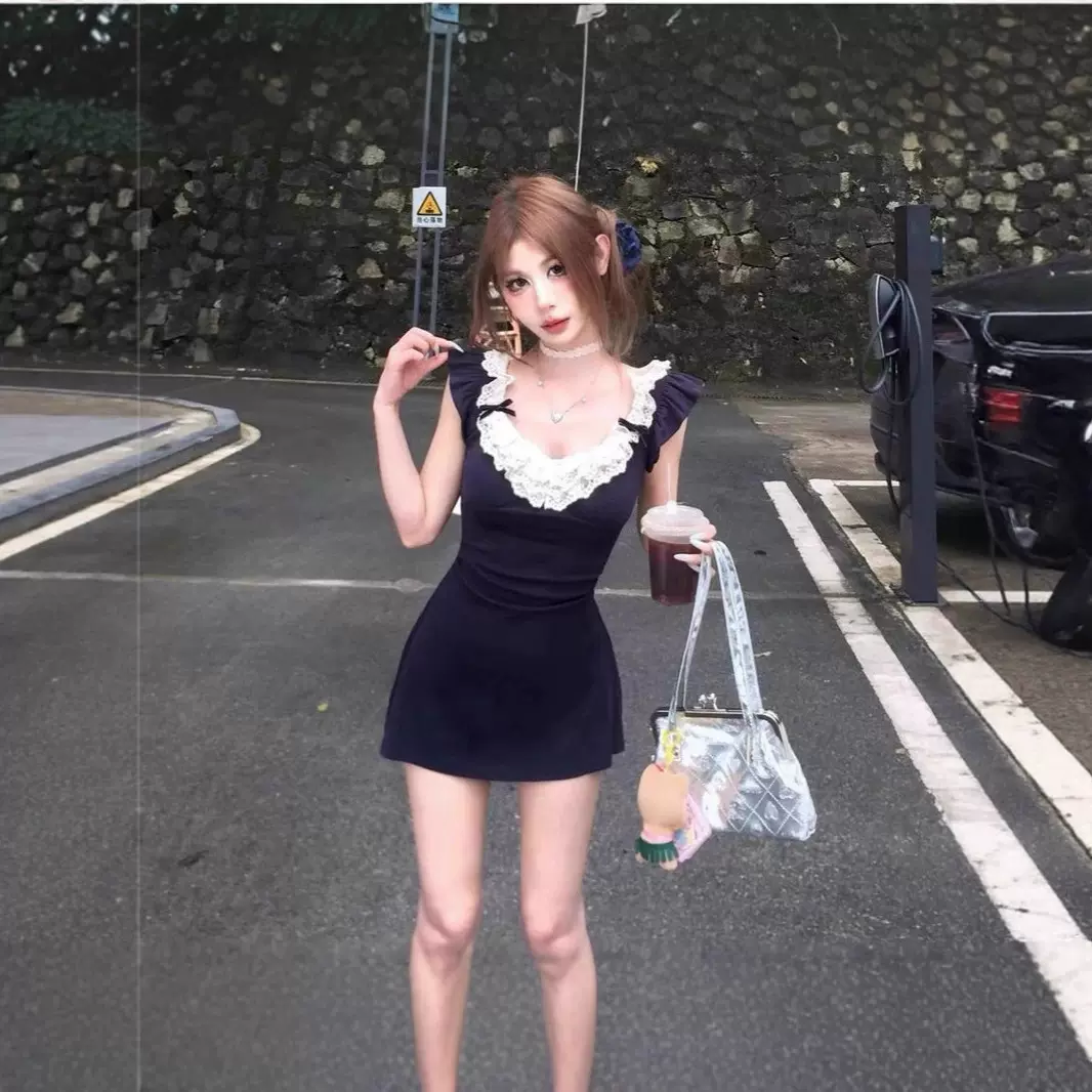 2025新款蕾丝拼接辣妹连衣裙镂空设计感裙子女夏季名媛纯欲风ins