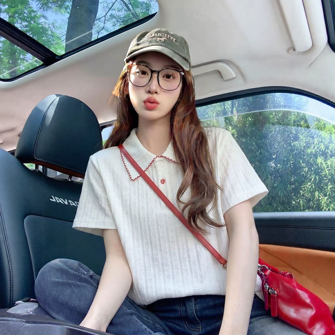 Korean style loose-fitting hollowed-out polo collar short-sleeved t-shirt, new summer style, jacquard fabric, slim fit, elegant women's clothing top.