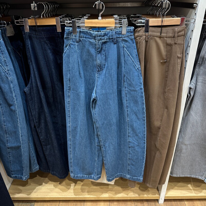 Loose-fitting jeans/washed women's clothing collaboration model/curved wide-leg pants 488450 Loose-fitting jeans/washed women's clothing collaboration model/curved wide-leg pants 488450