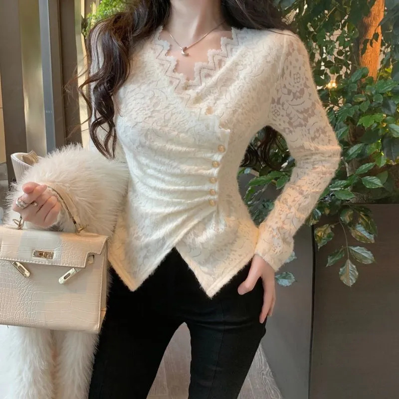 Chanel Style Palace Style Slim-fit Shirt Women's Spring and Autumn New Lace Base Shirt with Pure V-neck Short Top Chanel Style Palace Style Slim-fit Shirt Women's Spring and Autumn New Lace Base Shirt with Pure V-neck Short Top