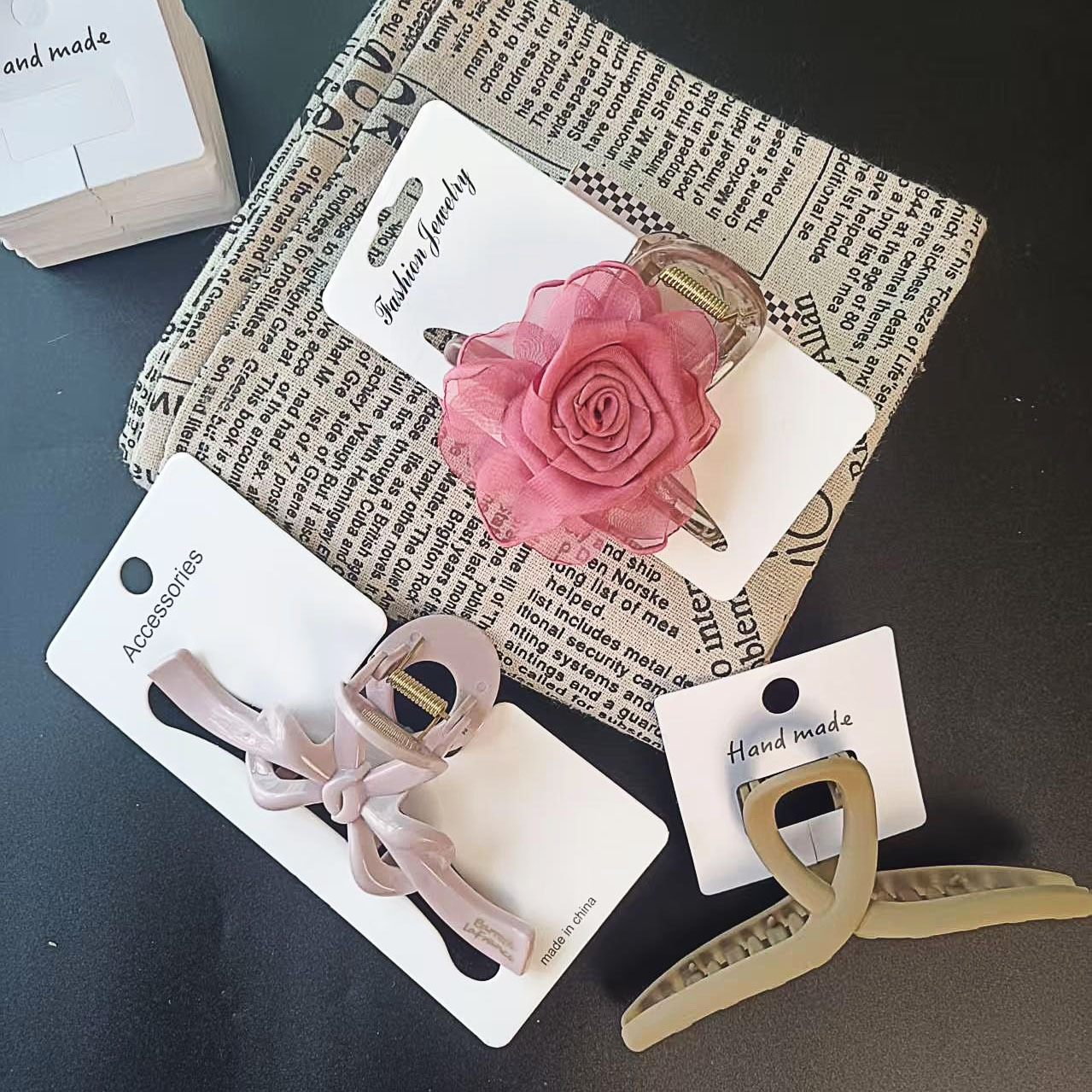 Pinzas para el Cabello, Accesorios para el Cabello, Pinzas Pequeñas Laterales, Pinzas de Pico de Pato, Pinzas para Tarjetas, Etiquetas de Exhibición de Cartón de Alta Gama en Existencia, Accesorios de Embalaje al por Mayor.