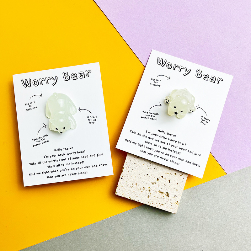 跨境Worry Bear 有趣担忧熊安慰卡 可爱夜光北极熊树脂口袋拥抱卡|undefined