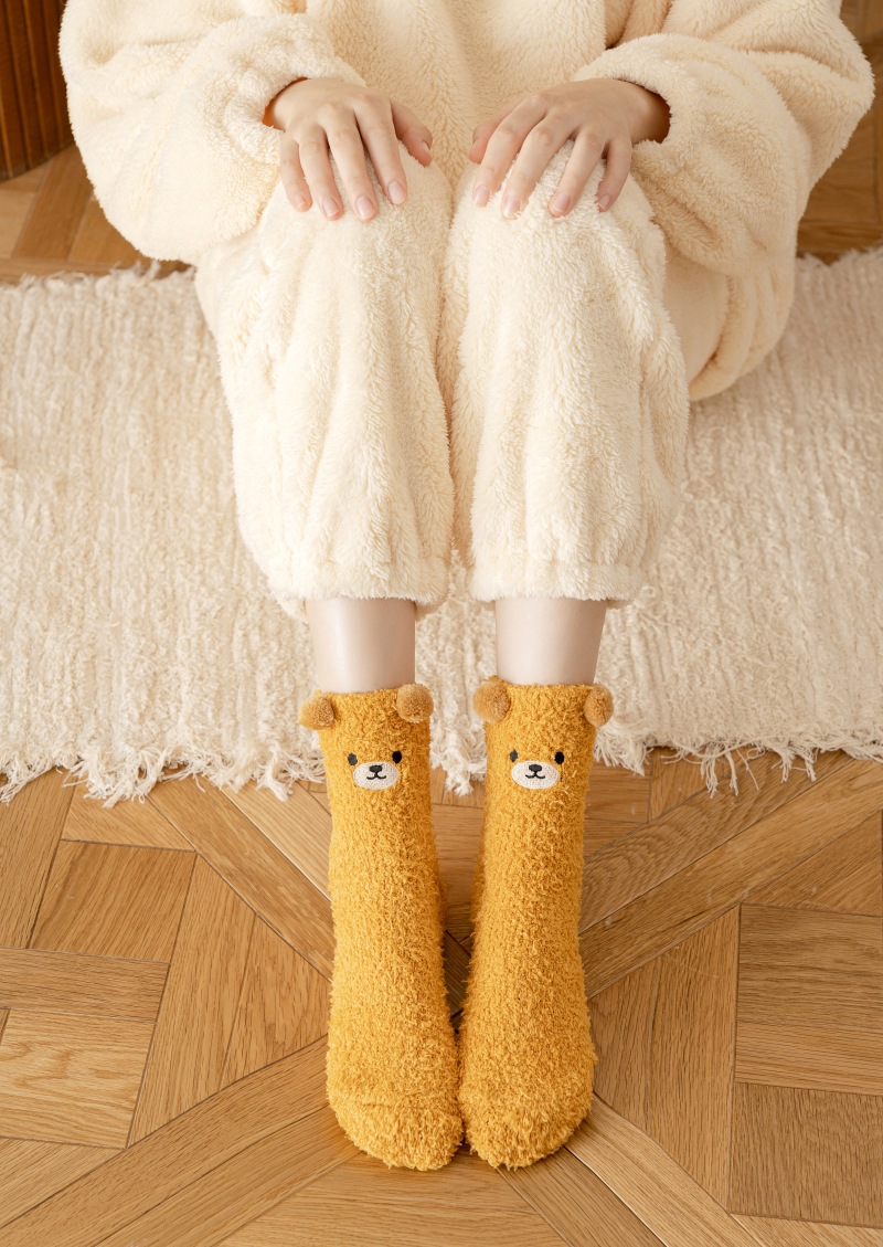 Women's Cute Simple Style Cartoon Bear Polyester Embroidery Crew Socks A Pair display picture 5