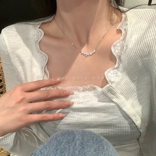 ���ѻ���Ů���p��С���߼����䵭�L���i���ͨ�ڰٴ�r�����