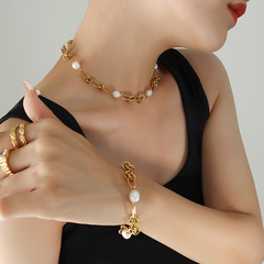 French-style Titanium Steel Gold-Plated Vintage Elegant Freshwater Pearl Twisted Chain Necklace & Niche Bracelet Jewelry Set
