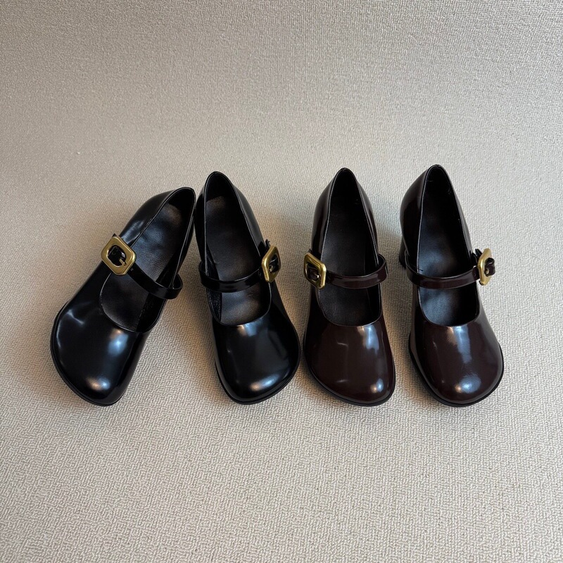 In Stock~ Simple and Elegant Round-Toe Single Shoes for Women, Similar to the Style of Stay-At-Home Girls, with Chunky Heels and Shiny Leather, Suitable for Commuting
