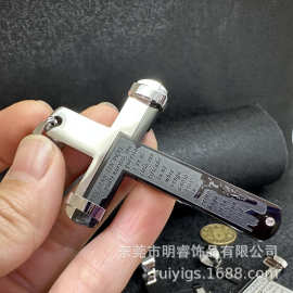 欧美风简约大号钛钢十字架项链 个性小众男士十字吊坠不锈钢饰品