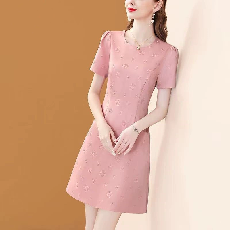 Летнее платье для женщин 2025 года, розового цвета, из жаккарда, в стиле лёгкой роскоши и элегантности, с завышенной талией, стройнящее и омолаживающее.