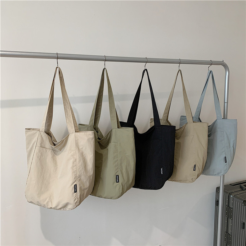 Solid color capacious quick dry waterproof nylon one-shoulder bag