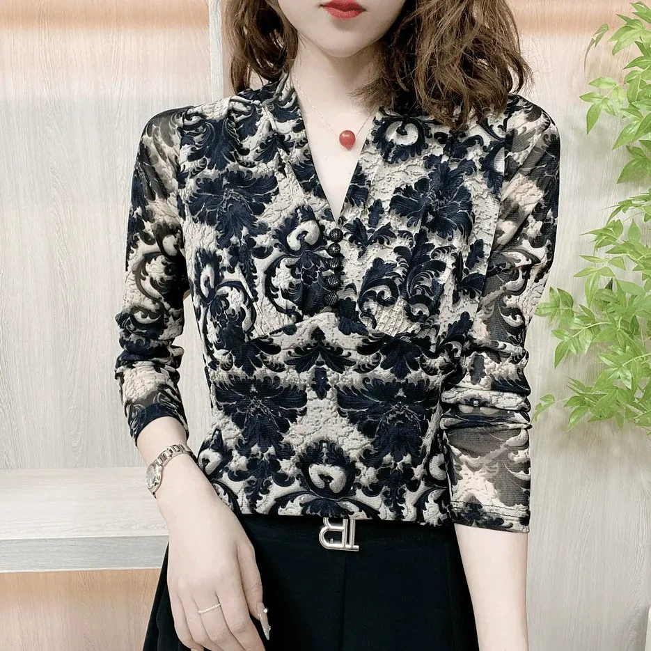 2024 осенний новый сине-белый фарфоровый принт темперамент тонкая футболка с длинными рукавами женская мода женская нижняя рубашка