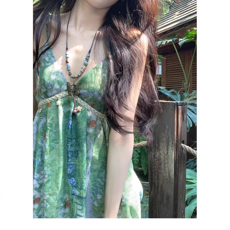 夏季度假风绿野仙踪吊带v领（胸口小低连衣裙显白显瘦气质露背裙|undefined