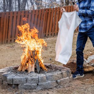 New cross-border fireproof mat outdoor barbecue fireplace camping fireproof glass fiber silicone fire blanket high temperature flame retardant blanket