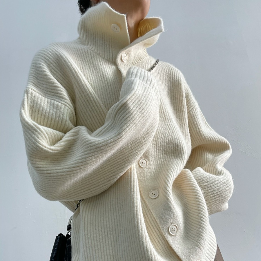 Nicho de invierno diseño decoración botón engrosada suéter cuello alto los hombres sueltos temperamento tocando fondo lana punto cardigan moda