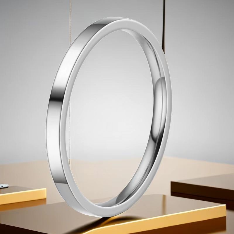 Anello in titanio per donne con dita piccole, resistente allo sbiadimento, a forma di diamante con diamanti incastonati, stile femminile leggero e lussuoso._voghion.com