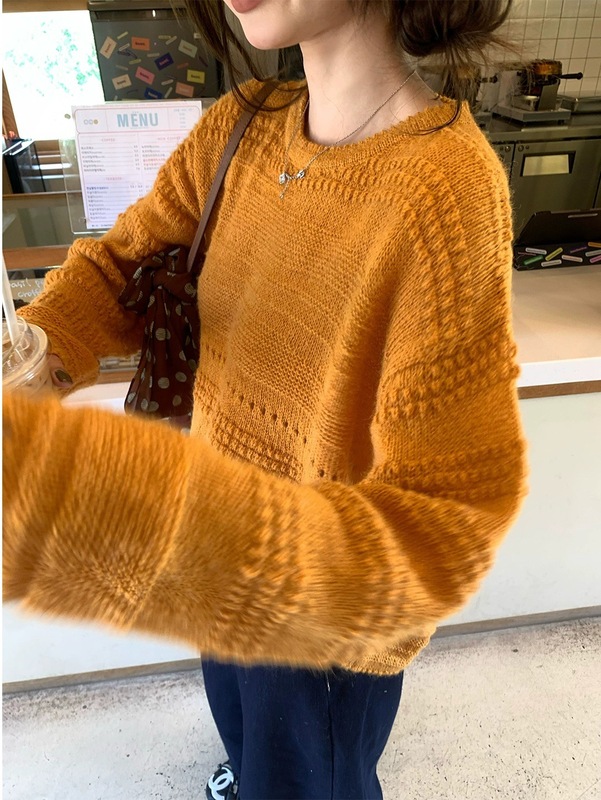 im向 闲暇周末~马海毛镂空提花圆领针织衫女秋宽松慵懒针织罩衫|undefined