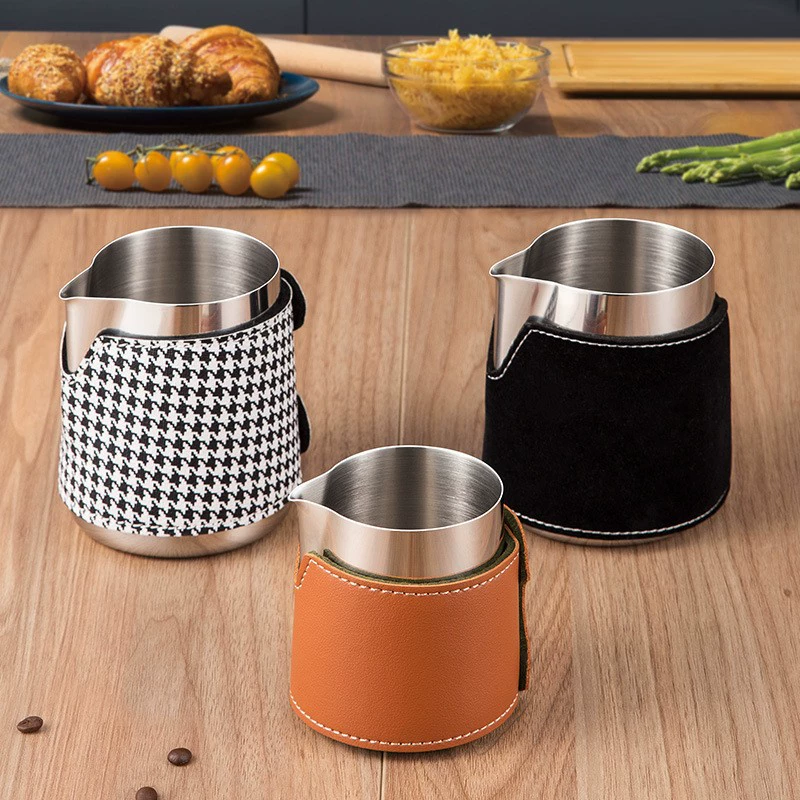 Итальянская чашка для латте-арта с острым ртом, 600 мл, изолированный кожаный чехол без ручки, цилиндр для латте-арта, цилиндр для вспенивания кофейного молока из нержавеющей стали 304