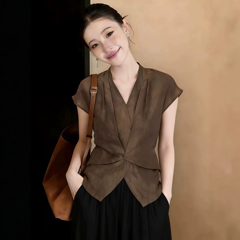 French-Style Waist-Cinching Twist Short-Sleeved Shirt for Women, Summer 2026 New Fashion Style, Slimming Look V-Neck Top A11623