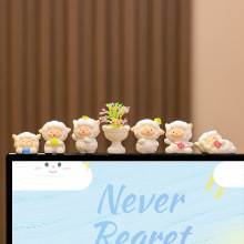 电脑显示屏装饰可爱办公桌新手工摆件迷你卡通公仔办公室好物小羊