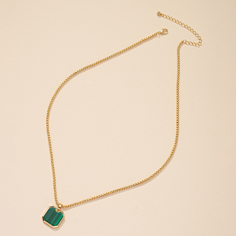 Square Brand Pendant Necklace Female Niche Green Collarbone Chain display picture 2