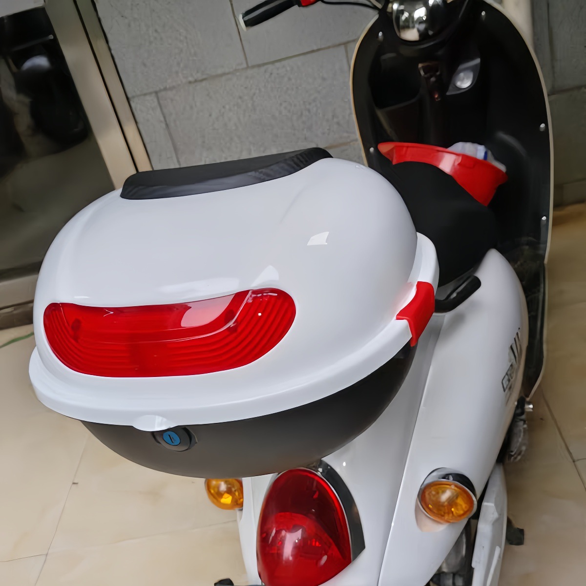 Suitable for Electric Vehicle Trunk, Large Capacity, Waterproof, Wear-Resistant, Large Capacity, Thickened, Anti-Fall, Durable Storage Trunk
