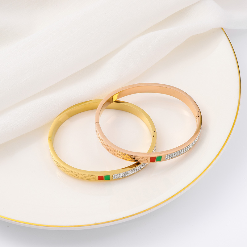 Transfronterizo nuevo rojo y verde goteo de aceite de acero de titanio elíptico 18K pulsera de oro femenina simulación universal pulsera coreana en stock al por mayor