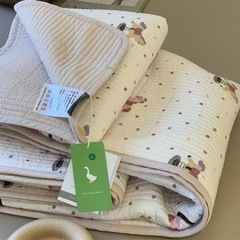 韓国のガチョウのベッドカバーの新型両面綿キルティングベッドカバーは、綿のシングルベッドカバーを洗濯して滑り止めシーツを厚くすることができる