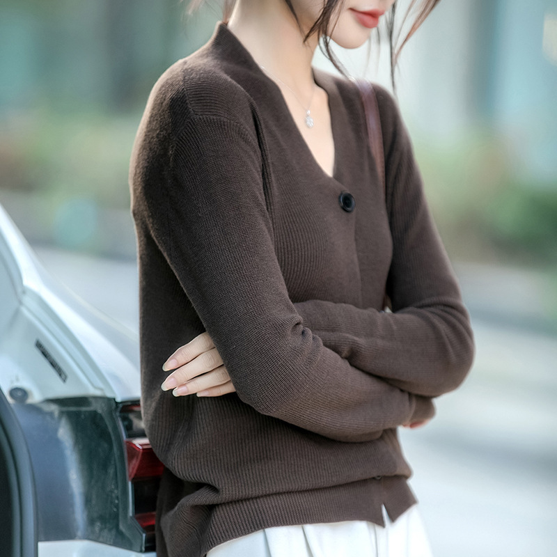 V领精纺含羊毛针织开衫女秋冬新款宽松显瘦保暖打底外套毛衣批发