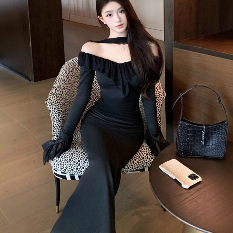 Early Autumn Women's Clothing, Cool and Royal Sister Style, Slim Fit and Hip-Hugging, Black Long-Sleeved One-Shoulder Dress with a High-End Feel Early Autumn Women's Clothing, Cool and Royal Sister Style, Slim Fit and Hip-Hugging, Black Long-Sleeved One-Shoulder Dress with a High-End Feel