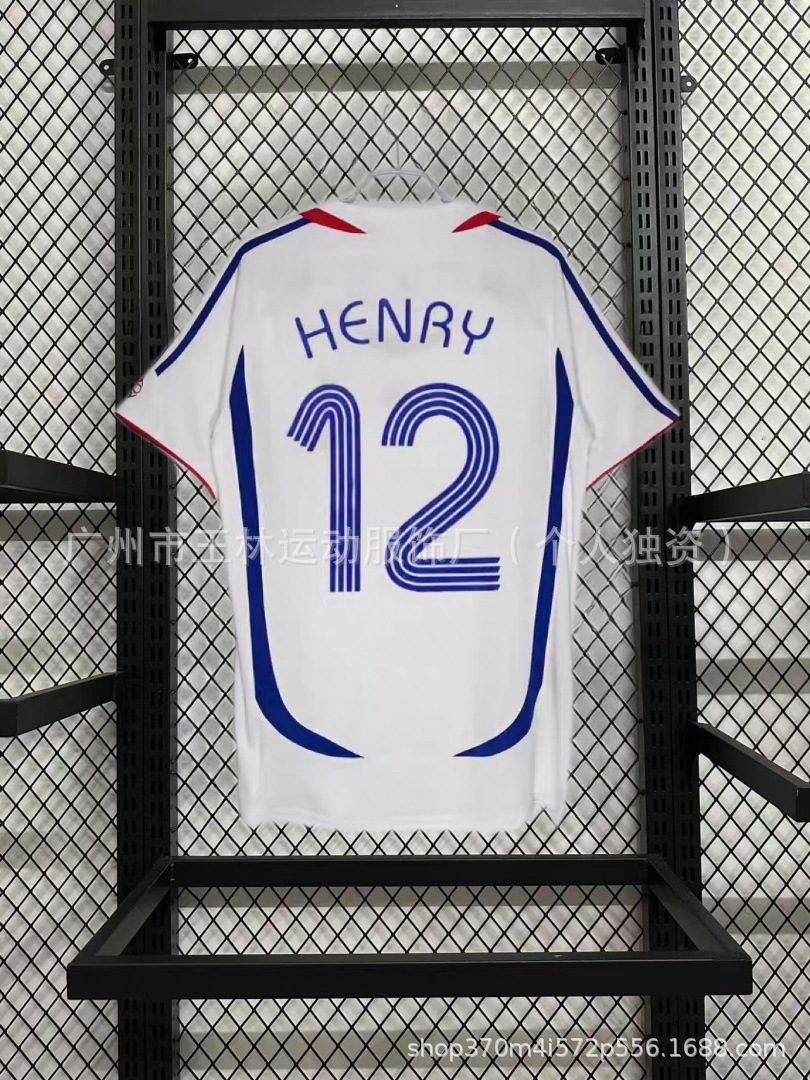 06 fuera de Francia (No. 12) / S