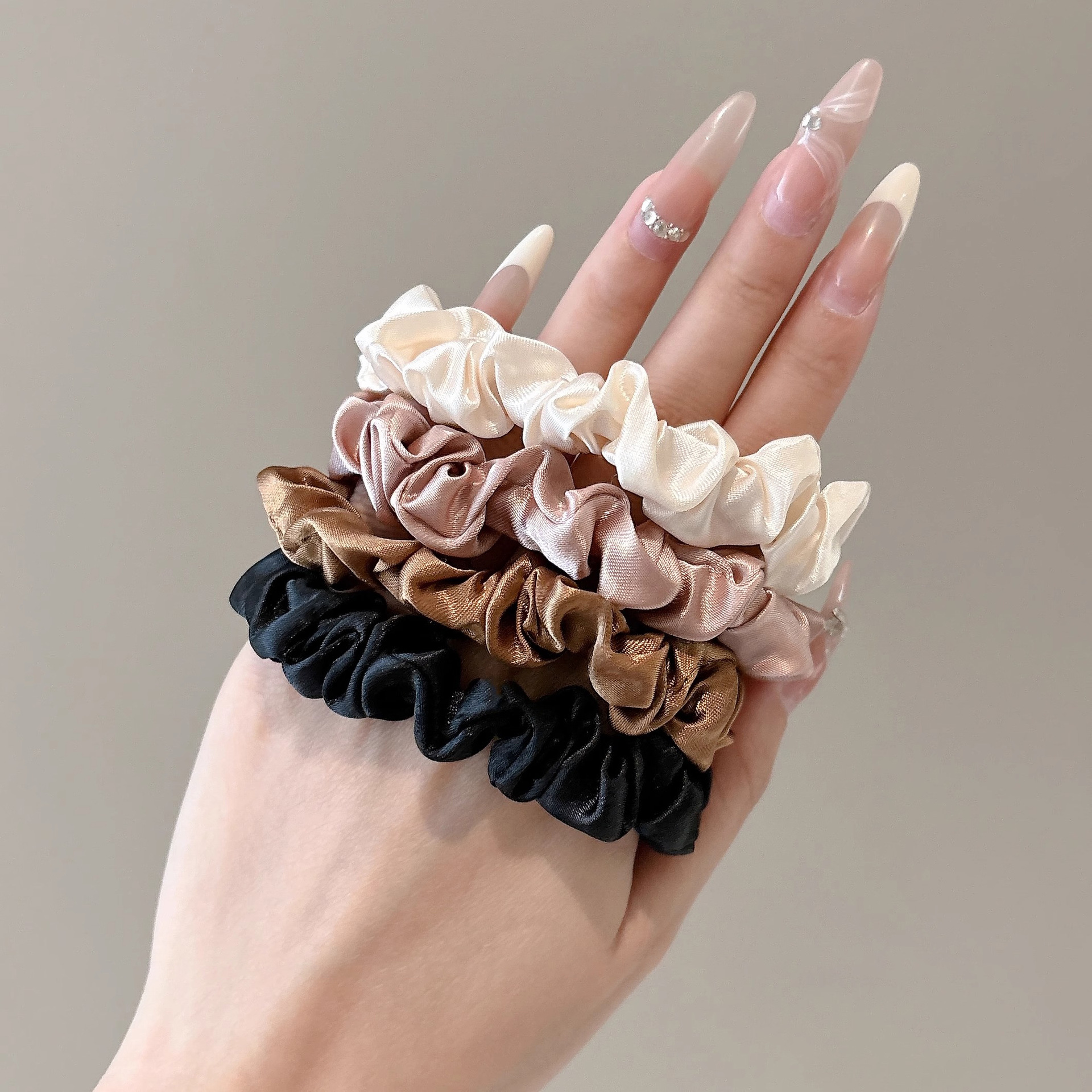 Anillo de cabello coreano retrógrado intestino grueso para mujeres adultas atar cabello de cabello de cola de caballo 2025 nuevo toque de banda de goma de gama alta