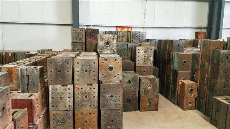 废旧模具回收 长期大量回收模具 广东专业回收废铜废铝废模具