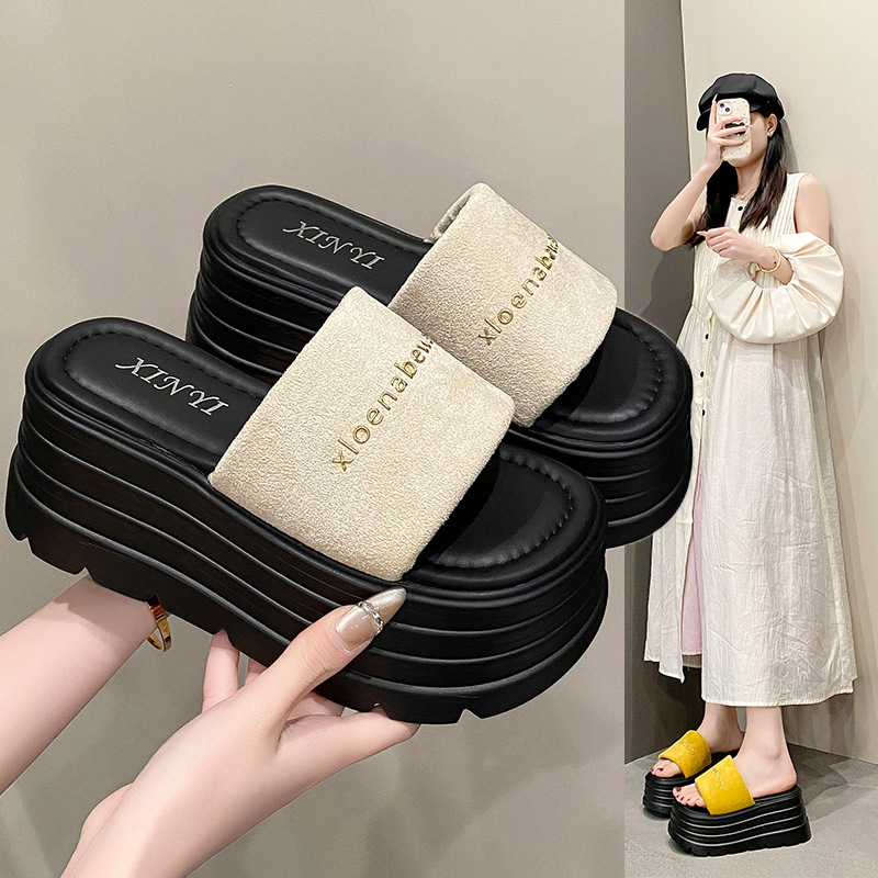 Thick-Soled Slippers for Women's Summer Outer Wear 2025 New Small Platform Slippers Casual Sandals 8cm