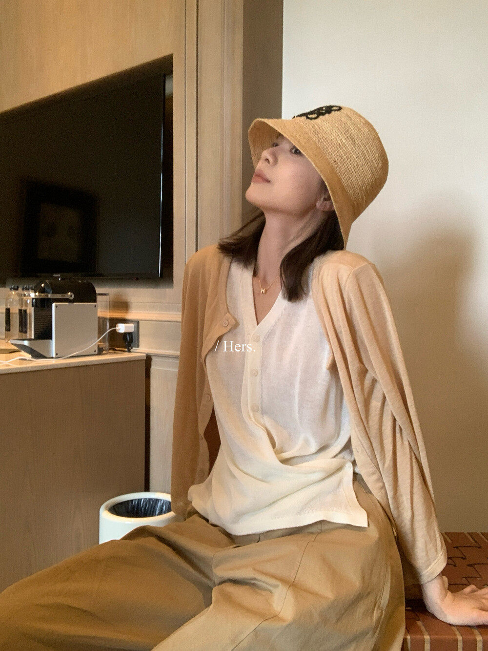 Áo khoác cardigan nữ dệt kim chống nắng cổ tròn tay dài phối màu cơ bản — Hồng sữa, Xám cacbon, màu đen, trắng ngà chi tiết 6