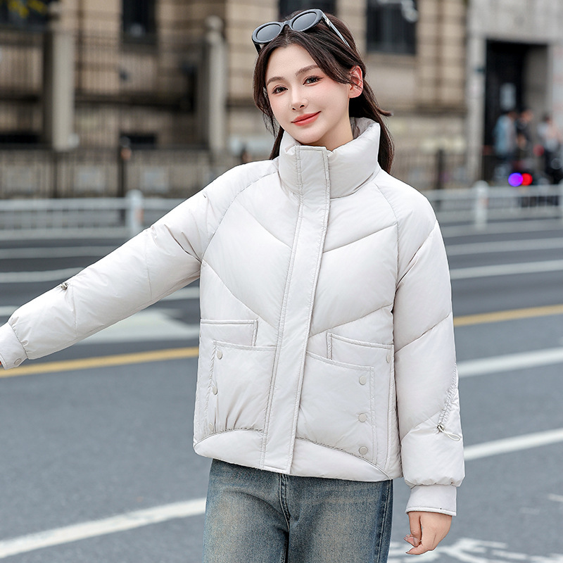 Capa de algodón de pluma para mujeres corta 2025 nueva moda de invierno pequeño hombre grueso chaqueta de algodón cálida chaqueta de pan image 6