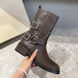 2025冬新款皮带扣短靴女时尚复古牛皮厚底套筒粗跟机车中筒骑士靴