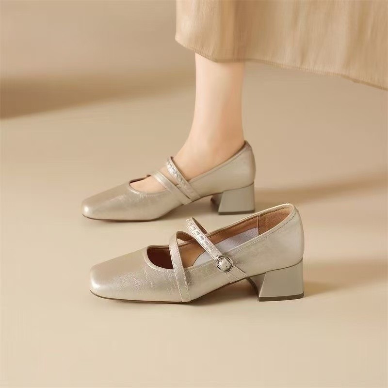 Temperamento de zapatos de mujer, nuevos tacones gruesos de verano y otoño con cabeza cuadrada hermosa con falda, boca superficial, zapatos de mujer flexibles.