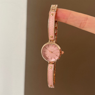 �и�������Cʽ����ֱ�Ů�p��С��Ůʿ�r��С�ɾ��¸��ֵ�¿��