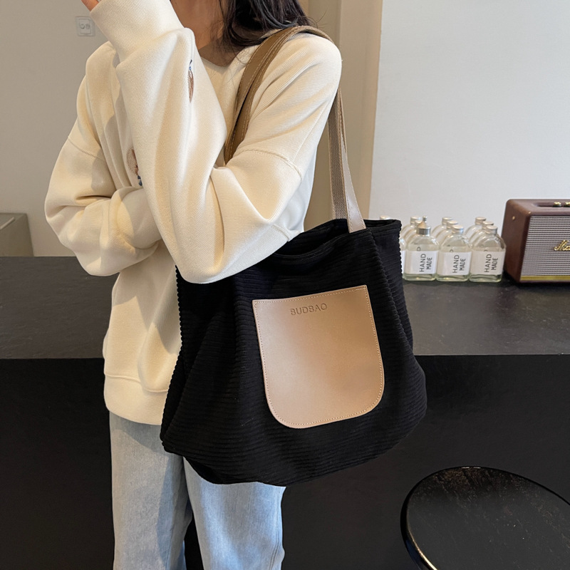 Bolsos casuales de gran capacidad para mujer 2024 otoño e invierno nuevo estilo simple y versátil bolso de viaje de un solo hombro bolso de viaje ligero