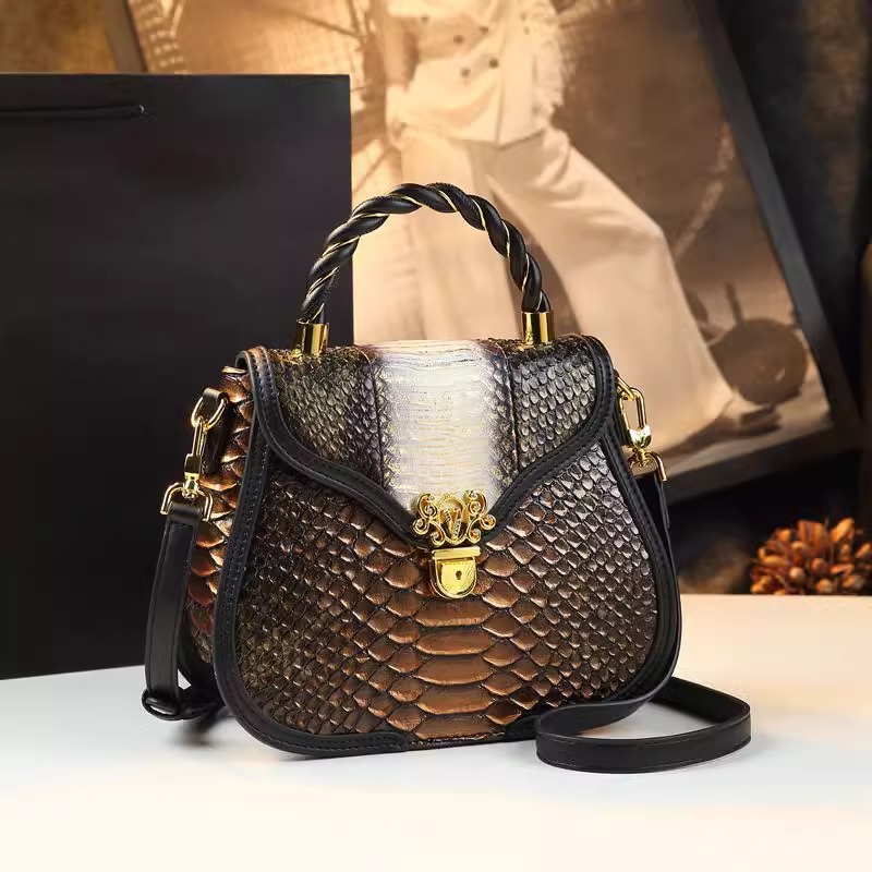 Borsa a spalla da donna in vera pelle piccola e versatile_voghion.com
