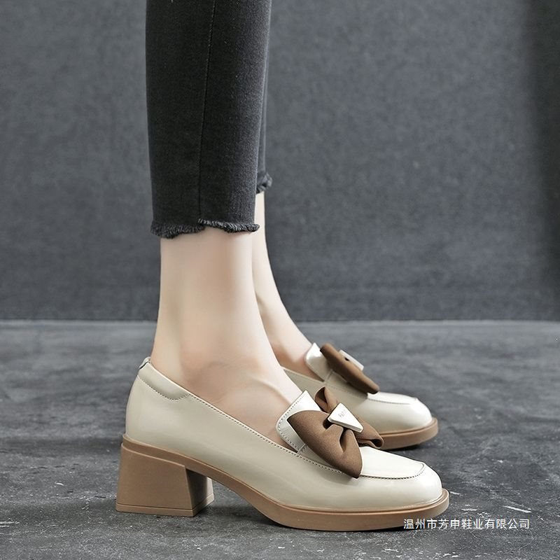 Genuine soft leather British style women's shoes with chunky heels, new autumn and winter bow-tie mid-heel women's shoes, square-toed small leather shoes for women Genuine soft leather British style women's shoes with chunky heels, new autumn and winter bow-tie mid-heel women's shoes, square-toed small leather shoes for women