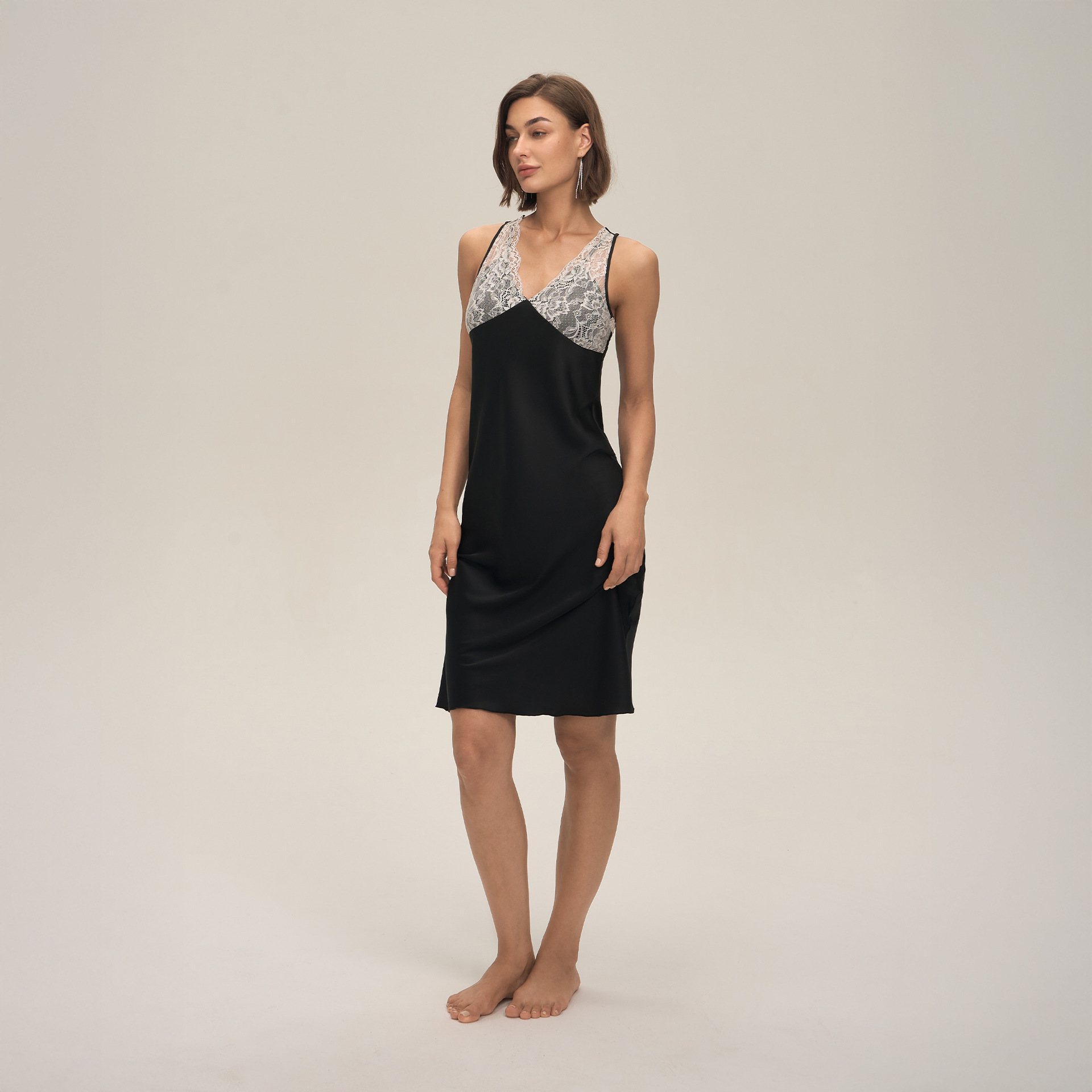 Nuevo estilo transfronterizo de encaje sexy de Europa y América, pijamas delgados de satén de chifón de color sólido, ropa para el hogar CQ3921