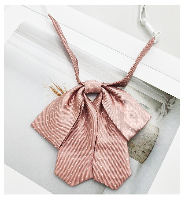 Punto de fabricante Pajarita de oreja colgante JK Pajarita de cuello de color sólido Estilo universitario japonés Chicas lindas con lazo Jacquard