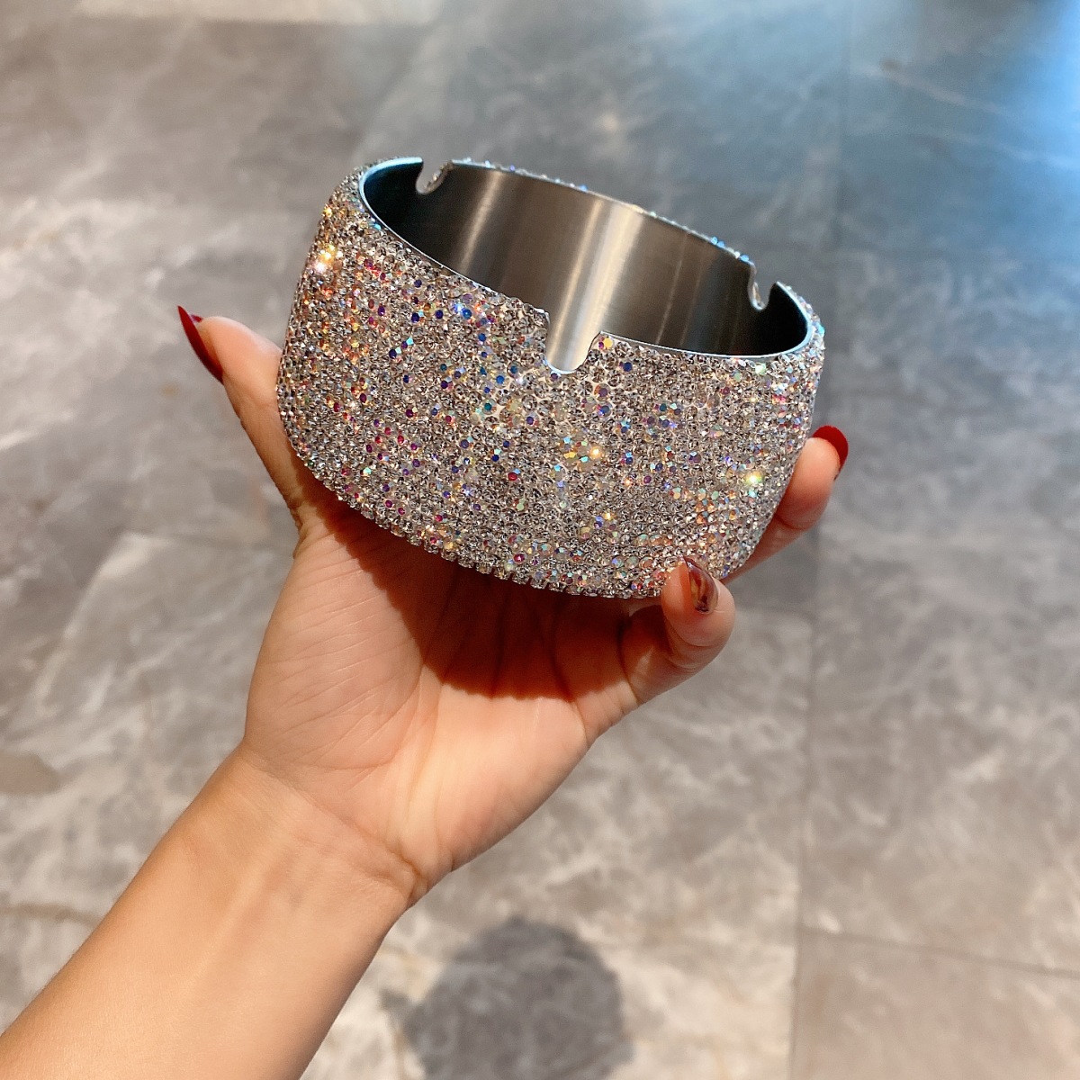 Cross-border Stainless Steel Diamond-encrusted Classroom Furniture Gifts Ashtray Nightclub Simple Drop-resistant Personalized Furnishings