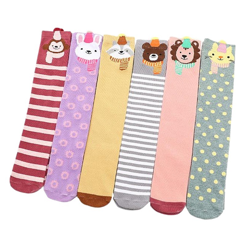 Venta al por mayor Nuevos calcetines de dibujos animados tridimensionales para niños sobre la rodilla calcetines de algodón para niñas otoño bebé calcetines rectos de media pantorrilla