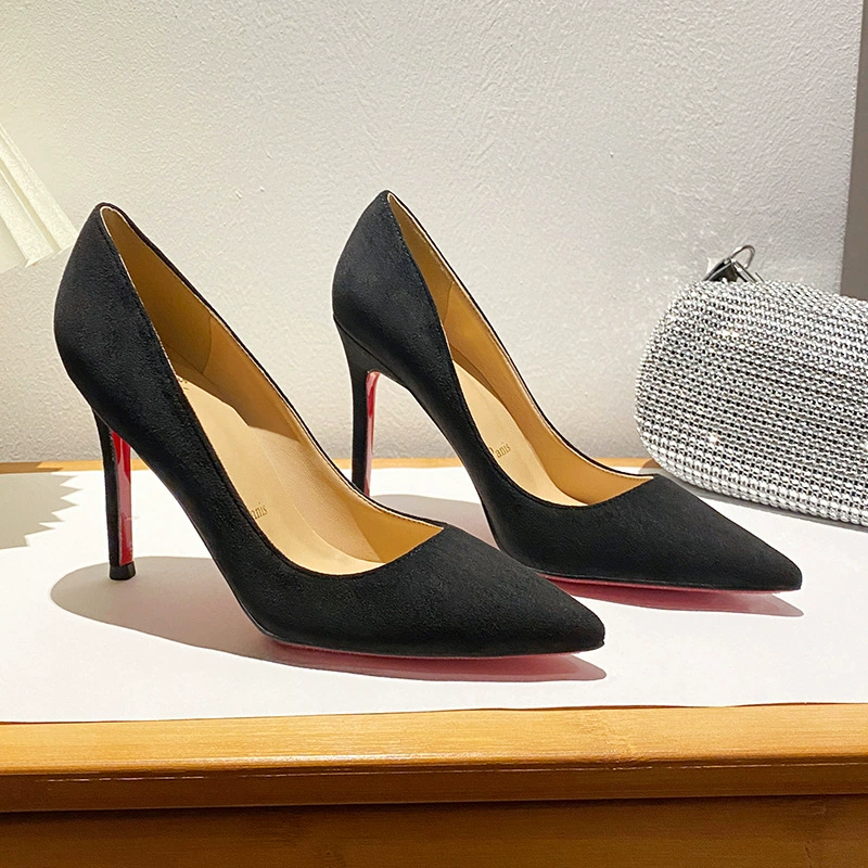 Туфли на высоком каблуке для женщин 2025 новый дикий черный каблук с заострением и светло-замшевая профессиональная красная подошва не устала