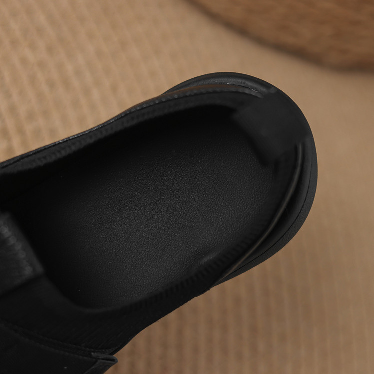 Giày sneaker nữ chunky đế dày da dê phối màu cao cấp — màu đen, màu trắng ngà chi tiết 85