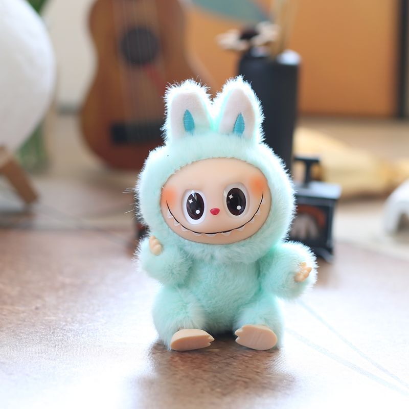 Labubu ペンダント第二世代 Labubu ぬいぐるみかわいい座り姿勢ブラインドボックスベビー服ビニールデスクトップ装飾品卸売|undefined