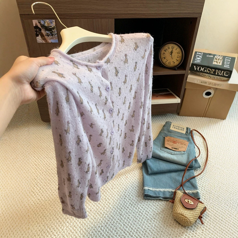 Korean-style sweet cartoon print round-neck knitted cardigan for women, unique design for early autumn, youthful and short-length top