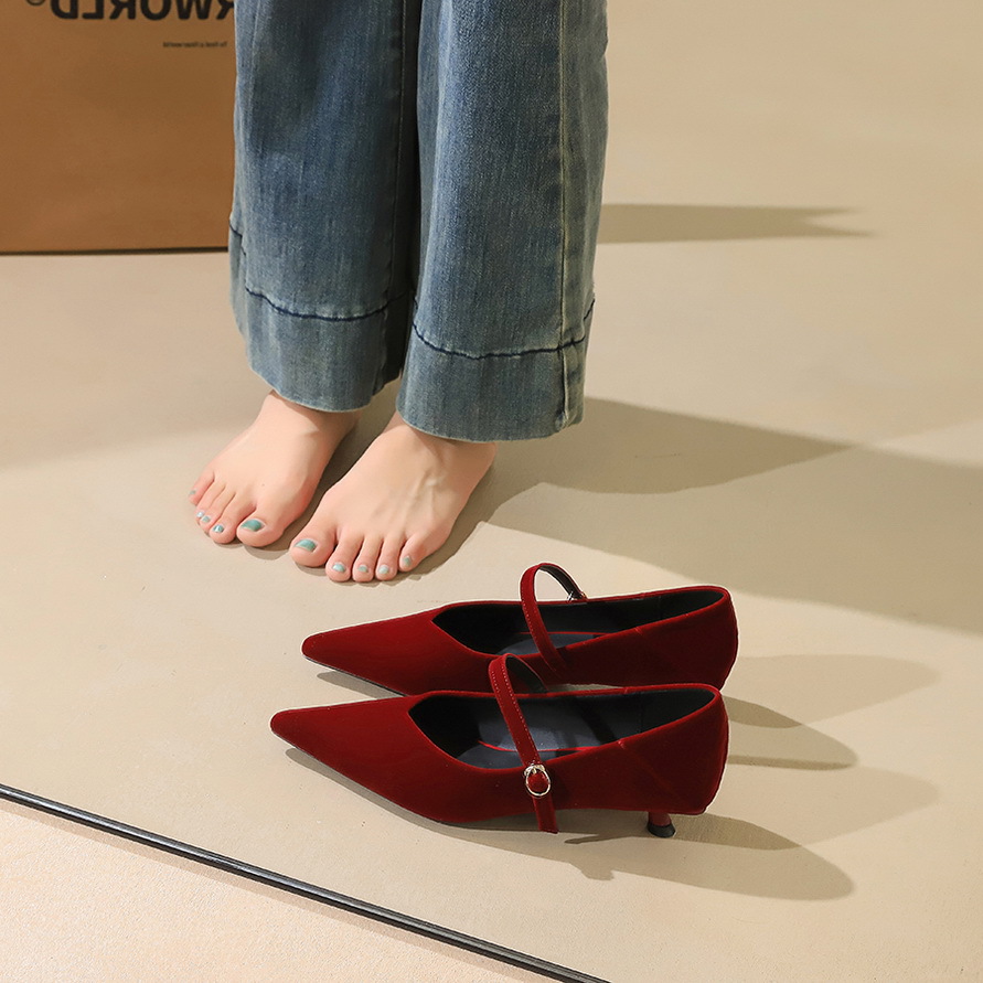 2388 Korean style pointed shallow mouth straight buckle strap low heeled women's shoes with high-end suede workplace single shoes for women