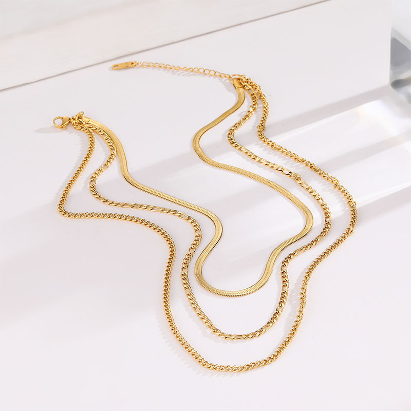 Minimalist Layered Necklace In Gold With Delicate Chains For Women_voghion.com